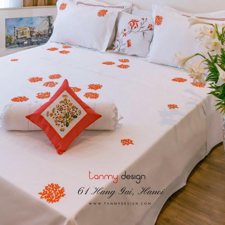 Queen size duvet cover embroidered with coral